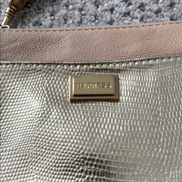 ❤️Express Tan and Gold Luxe Clutch - Picture 3 of 5